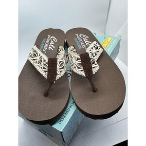 Women's Brown Skeckers With Yoga Foam Sandals. New With BOX!  Size 7